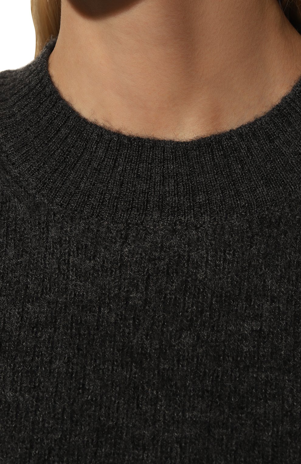 Женский шерстяной жилет MAISON MARGIELA темно-серого цвета, арт. S50HA1082/S18145 | Фото 5 (Материал внешний: Шерсть; Кросс-КТ: Трикотаж; Длина (верхняя одежда): Короткие; Стили: Минимализм)