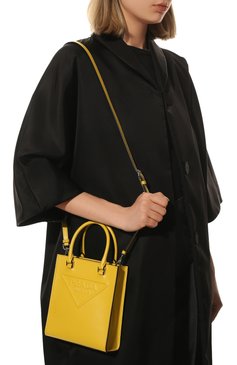 Женский сумка-тоут PRADA желтого цвета, арт. 1BA333-ASK-F0377-OOO | Фото 2 (Сумки-технические: Сумки-шопперы; Материал: Натуральная кожа; Размер: mini; Ремень/цепочка: На ремешке)