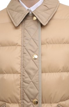 Женская пуховая куртка BURBERRY бежевого цвета, арт. 8039217 | Фото 5 (Кросс-КТ: Куртка; Рукава: Длинные; Женское Кросс-КТ: Пуховик-куртка; Длина (верхняя одежда): До середины бедра; Материал внешний: Синтетический материал; Стили: Спорт-шик; Материал подклада: Синтетический материал; Материал утеплителя: Пух и перо)