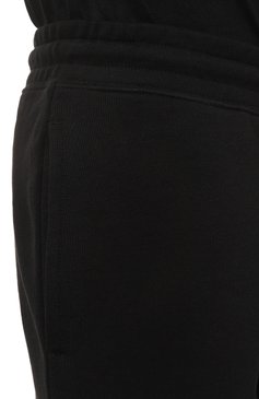 Мужские хлопковые джоггеры HUGO черного цвета, арт. 50473211 | Фото 5 (Длина (брюки, джинсы): Стандартные; Материал внешний: Хлопок; Силуэт М (брюки): Джоггеры; Стили: Кэжуэл)