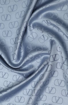 Женская шаль из смеси шелка и шерсти VALENTINO голубого цвета, арт. TW2ED007/AJB | Фото 2 (Материал: Текстиль, Шерсть, Шелк; Региональные ограничения белый список (Axapta Mercury): RU)