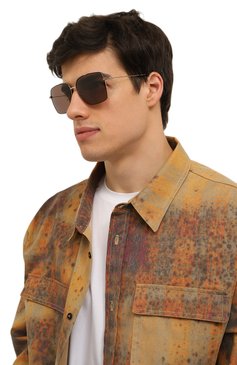 Женские солнцезащитные очки GUCCI золотого цвета, арт. GG1053S/681235 I3330 | Фото 3 (Кросс-КТ: С/з-унисекс; Региональные ограничения белый список (Axapta Mercury): Не проставлено; Нос: Не проставлено; Тип очков: С/з; Очки форма: Квадратные; Оптика Гендер: оптика-унисекс)