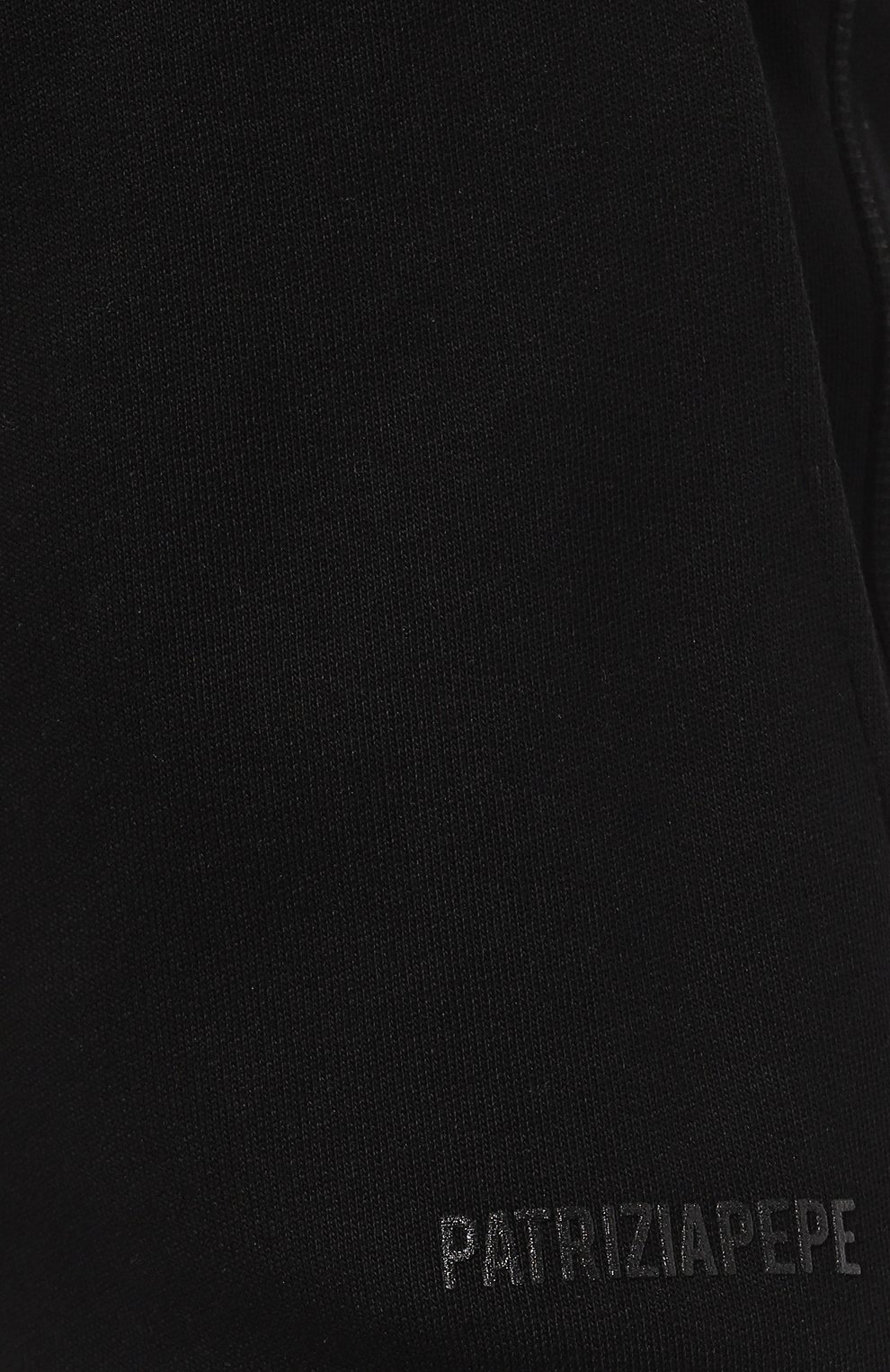 Женские хлопковые джоггеры PATRIZIA PEPE черного цвета, арт. 8P0549_J096 | Фото 5 (Длина (брюки, джинсы): Стандартные; Женское Кросс-КТ: Брюки-одежда, Джоггеры - брюки; Силуэт Ж (брюки и джинсы): Джоггеры; Материал сплава: Проставлено; Материал внешний: Хлопок; Стили: Спорт-шик; Драгоценные камни: Проставлено; Материал подклада: Хлопок)