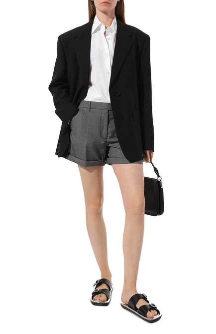 Женские шерстяные шорты PRADA серого цвета, арт. P290EU-1RYO-F0480-221 | Фото 2 (Нос: Не проставлено; Материал сплава: Проставлено; Материал внешний: Шерсть)
