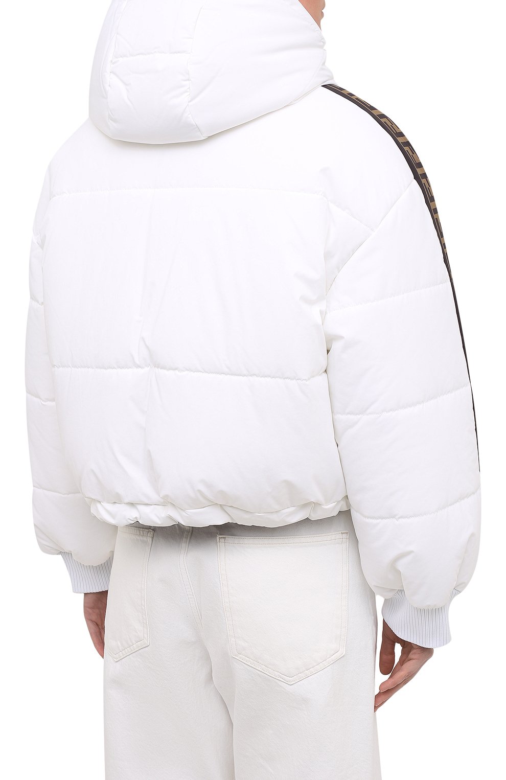 Женская пуховая куртка FENDI белого цвета, арт. FAN001 AEQD | Фото 4 (Кросс-КТ: Куртка, Пуховик; Рукава: Длинные; Стили: Гламурный; Женское Кросс-КТ: Пуховик-куртка; Материал внешний: Синтетический материал; Материал подклада: Синтетический материал; Длина (верхняя одежда): Короткие; Материал утеплителя: Пух и перо)