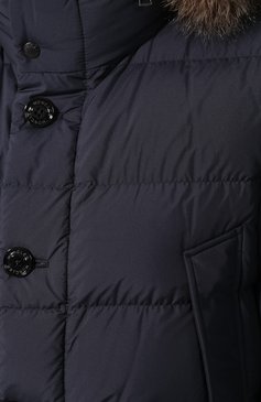 Мужская пуховик с меховой отделкой aymon MONCLER темно-синего цвета, арт. E2-091-42362-25-549SM | Фото 5 (Мужское Кросс-КТ: пуховик-длинный, Пуховик-верхняя одежда, Верхняя одежда; Рукава: Длинные; Длина (верхняя одежда): До колена; Материал внешний: Синтетический материал, Полиэстер; Кросс-КТ: Пуховик; Материал подклада: Синтетический материал; Материал утеплителя: Пух и перо; Статус проверки: Проверена категория)