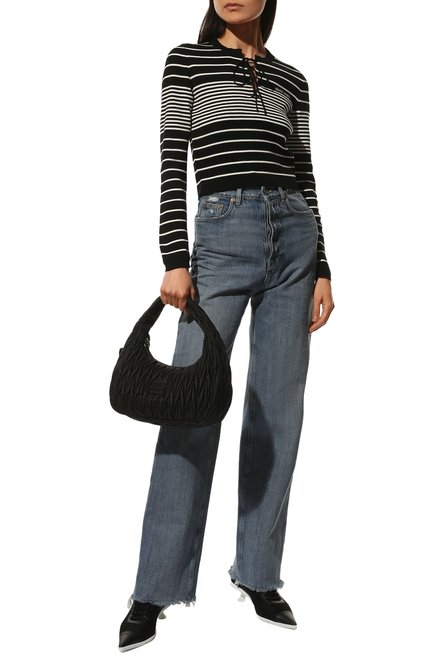 Женский хлопковый пуловер MIU MIU черно-белого цвета, арт. MML559-10KB-F0967 | Фото 2 (Материал внешний: Хлопок; Длина (для топов): Укороченные; Рукава: Длинные; Женское Кросс-КТ: Пуловер-одежда; Стили: Кэжуэл)