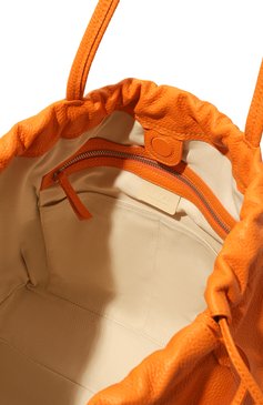 Женский сумка oslo BY FAR оранжевого цвета, арт. 23CR0SLT0RFLTLAR | Фото 5 (Сумки-технические: Сумки-шопперы; Материал: Натуральная кожа; Материал сплава: Проставлено; Драгоценные камни: Проставлено; Размер: large)