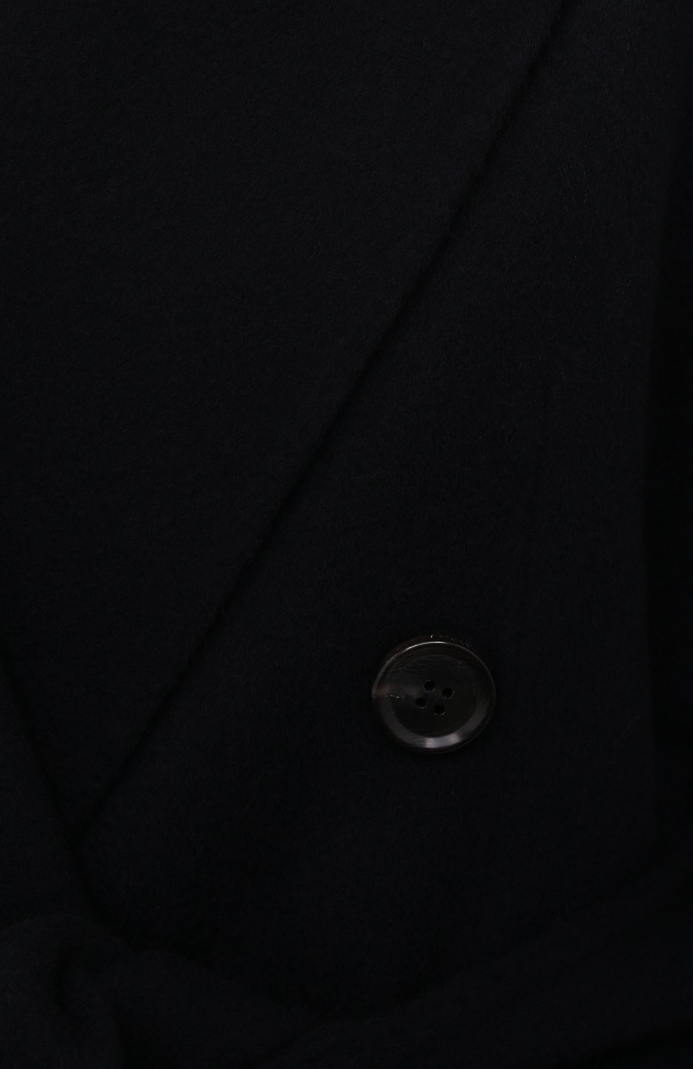 Женское пальто из шерсти и кашемира LOW CLASSIC синего цвета, арт. L0W21FW_CT11NV | Фото 5 (Материал внешний: Шерсть; Рукава: Длинные; Стили: Классический; Длина (верхняя одежда): Длинные; 1-2-бортные: Двубортные)