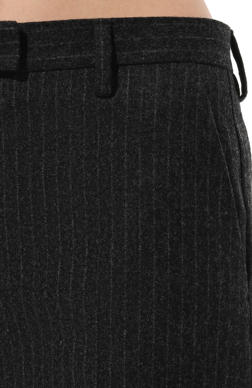 Женские шерстяные брюки PRADA темно-серого цвета, арт. P290EG-1ZJ8-F0480-212 | Фото 5 (Материал внешний: Шерсть; Длина (брюки, джинс ы): Стандартные; Женское Кросс-КТ: Брюки-одежда; Материал сплава: Проставлено; Силуэт Ж (брюки и джинсы): Расклешенные; Драгоценные камни: Проставлено; Стили: Кэжуэл)