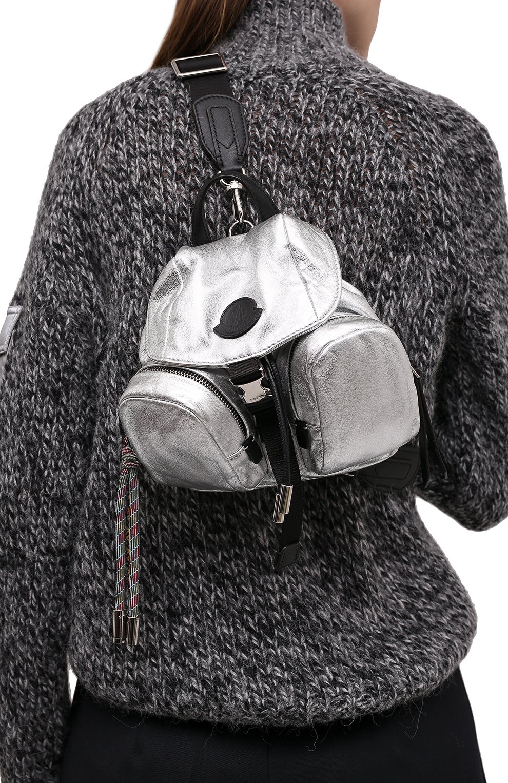 Женский рюкзак dauphine mini MONCLER серебряного цвета, арт. F2-09B-5L702-00-02SJG | Фото 2 (Материал: Натуральная кожа; Размер: mini; Ремень/цепочка: На ремешке)