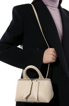 Женская сумка friday THE ATTICO кремвого цвета, арт. 221WAH02/L019 | Фото 7 (Сумки-технические: Сумки top-handle; Материал: Натуральная кожа; Размер: mini; Ремень/цепочка: На ремешке)