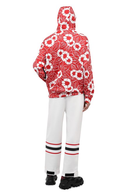 Мужская куртка PRADA красного цвета, арт. SJC590-10QJ-F0976-212 | Фото 2 (Материал внешний: Синтетический материал; Кросс-КТ: Куртка, Ветровка, другое; Стили: Спорт-шик; Длина (верхняя одежда): Короткие)