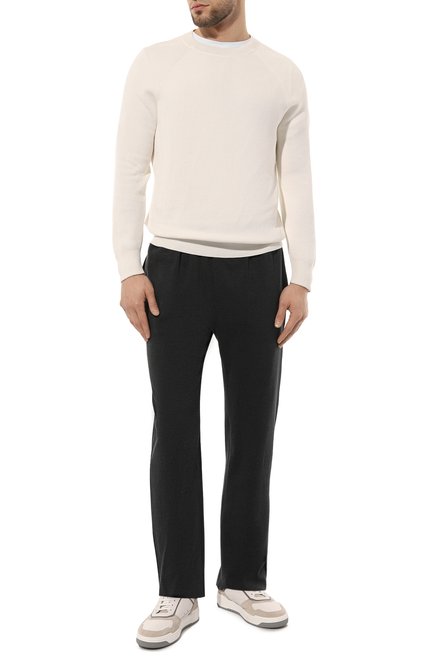 Мужские хлопковые брюки KITON темно-серого цвета, арт. UK1051M | Фото 2 (Длина (брюки, джинсы): Стандартные; Материал внешний: Хлопок; Случай: Повседневный; Силуэт М (брюки): Чиносы; Стили: Кэжуэл)
