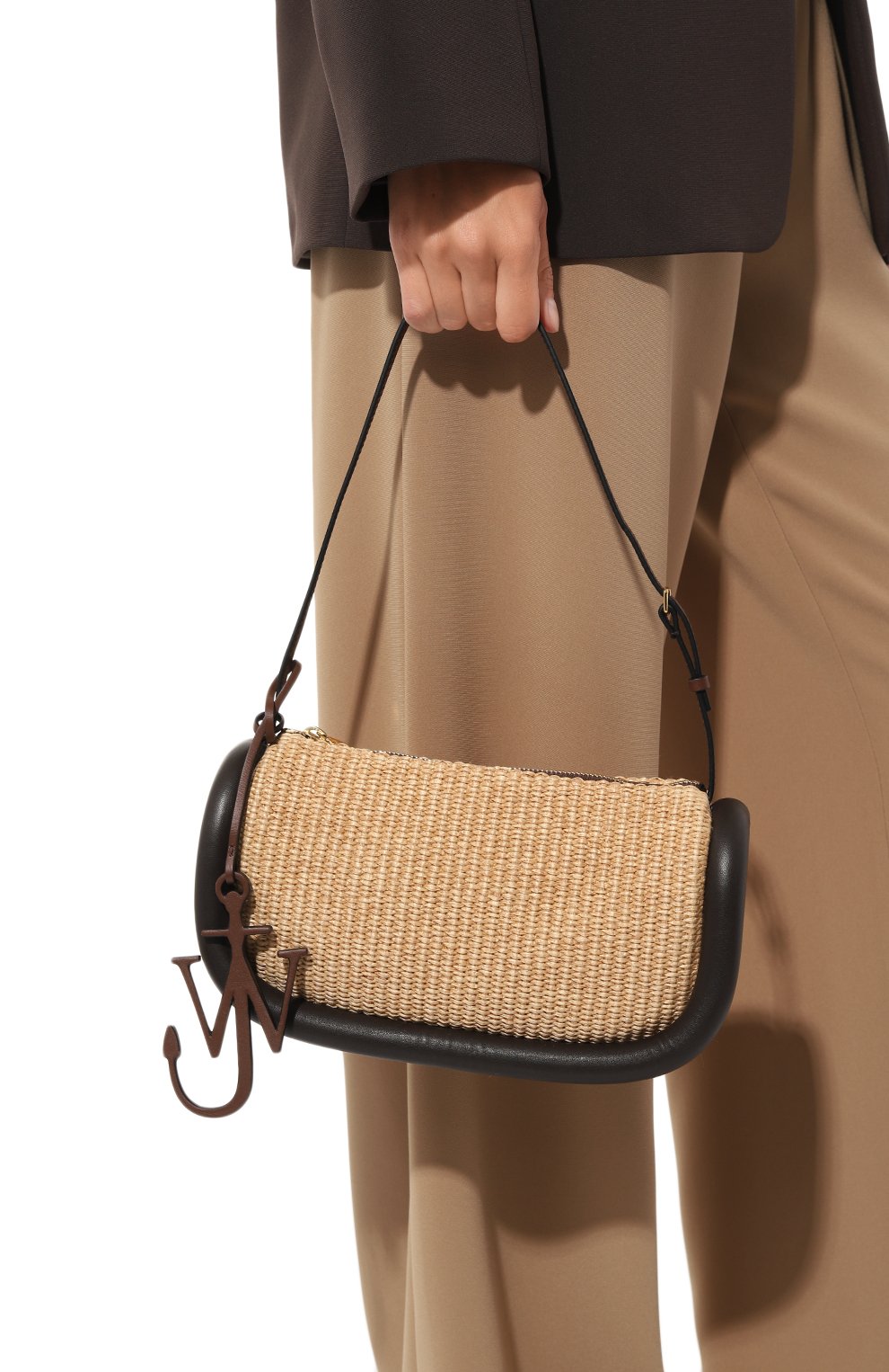 Женская сумка bumper 15 JW ANDERSON бежевого цвета, арт. HB0459-FA0055 | Фото 2 (Сумки-технические: Сумки top-handle; Размер: medium; Материал сплава: Проставлено; Материал: Растительное волокно; Драгоценные камни: Проставлено)