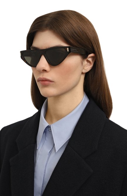 Женские солнцезащитные очки SAINT LAURENT коричневого цвета, арт. SL 468 | Фото 2 (Региональные ограничения белый список (Axapta Mercury): Не проставлено; Нос: Не проставлено; Оптика Гендер: оптика-женское; Очки форма: Cat-eye)