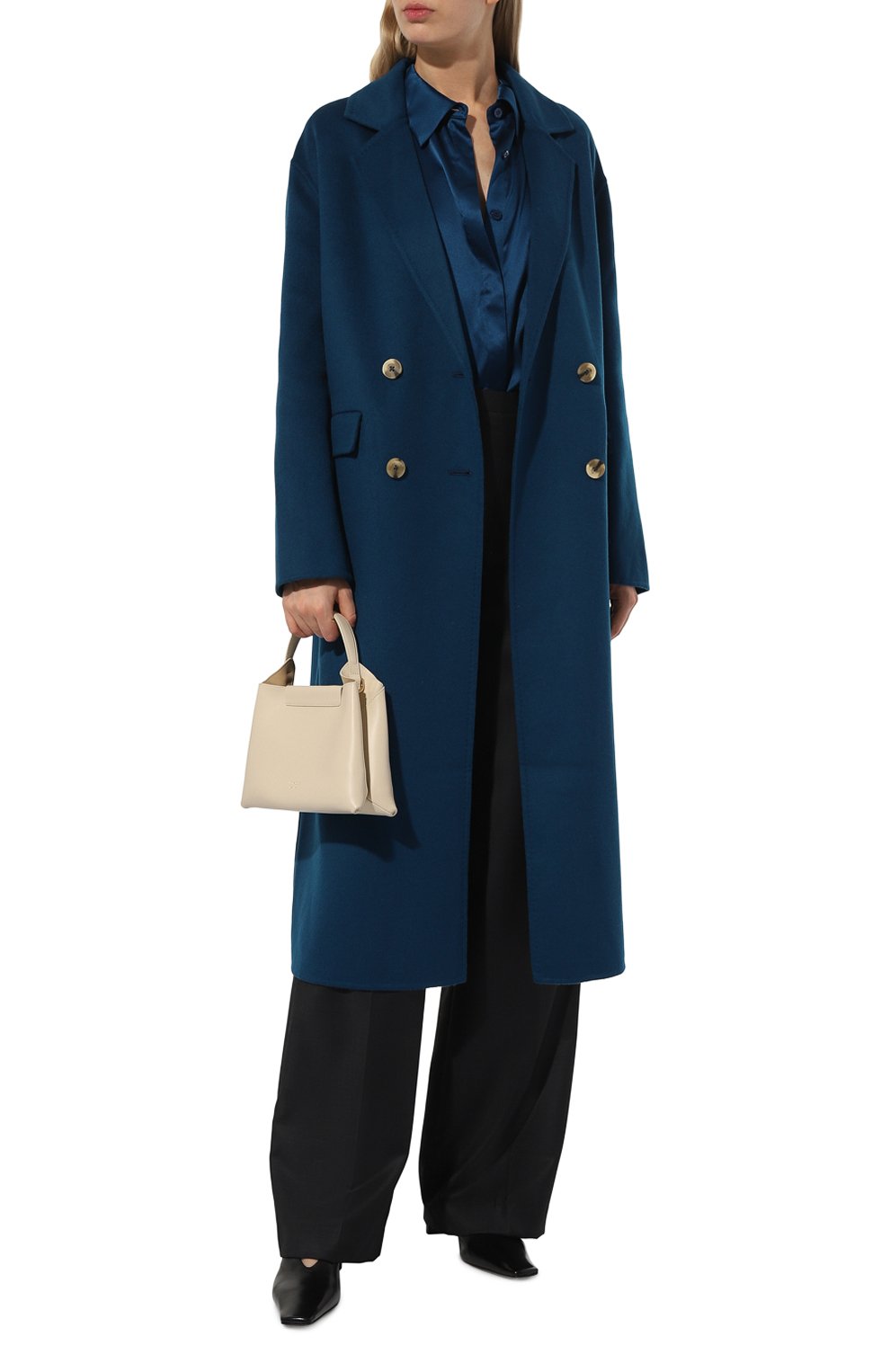 Женское шерстяное пальто MAX&MOI синего цвета, арт. H23MAB0 | Фото 2 (Материал внешний: Шерсть; Рукава: Длинные; Материал сплава: Проставлено; Длина (верхняя одежда): Длинные; Драгоценные камни: Проставлено; 1-2-бортные: Двубортные; Стили: Кэжуэл)