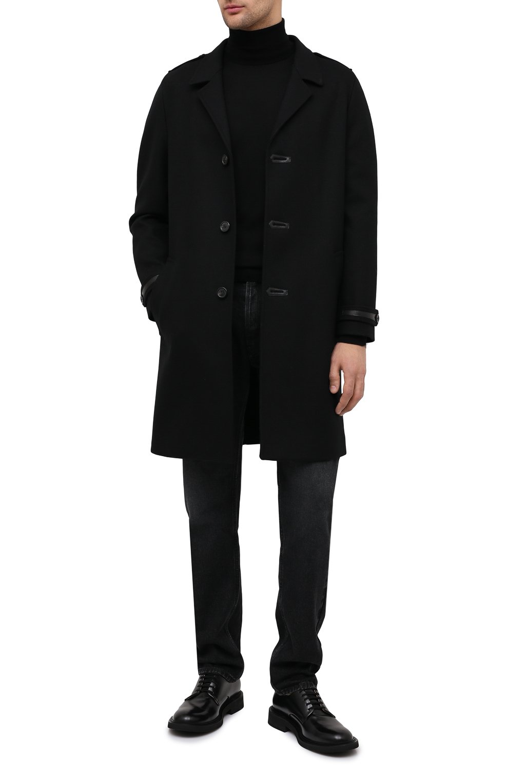 Мужской шерстяное пальто SAINT LAURENT черного цвета, арт. 626834/Y1B71 | Фото 2 (Материал внешний: Шерсть; Рукава: Длинные; Длина (верхняя одежда): До колена; Стили: Классический; Мужское Кросс-КТ: Верхняя одежда, пальто-верхняя одежда; Материал подклада: Купро)