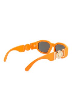 Женские солнцезащитные очки VERSACE оранжевого цвета, арт. 4361-532087 | Фото 4 (Кросс-КТ: С/з-унисекс; Региональные ограничения белый список (Axapta Mercury): RU; Тип очков: С/з; Оптика Гендер: оптика-унисекс; Очки форма: Прямоугольные)
