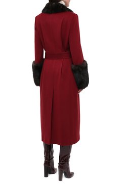 Женское кашемировое пальто KITON красного цвета, арт. D50624K05T42 | Фото 4 (Материал внешний: Шерсть, Кашемир; Рукава: Длинные; Стили: Гламурный; Региональные ограничения белый список (Axapta Mercury): RU; Длина (верхняя одежда): Длинные; 1-2-бортные: Двубортные; Материал подклада: Шелк)