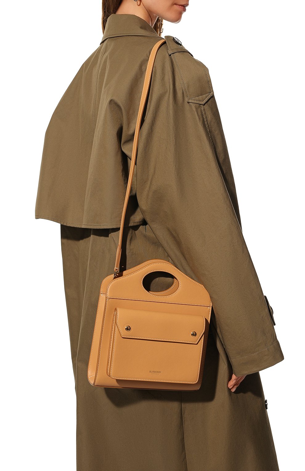 Женская сумка pocket bag medium BURBERRY бежевого цвета, арт. 8043105 | Фото 2 (Сумки-технические: Сумки top-handle; Размер: medium; Материал: Натуральная кожа; Ремень/цепочка: На ремешке)