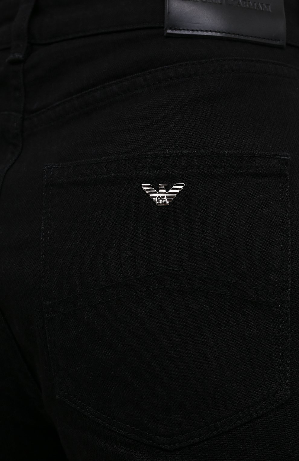 Женские джинсы EMPORIO ARMANI черного цвета, арт. 8N2J18/2DL1Z | Фото 5 (Длина (брюки, джинсы): Удлиненные; Кросс-КТ: Деним; Материал сплава: Проставлено; Материал внешний: Хлопок, Деним; Драгоценные камни: Проставлено; Силуэт Ж (брюки и джинсы): Узкие; Стили: Кэжуэл)