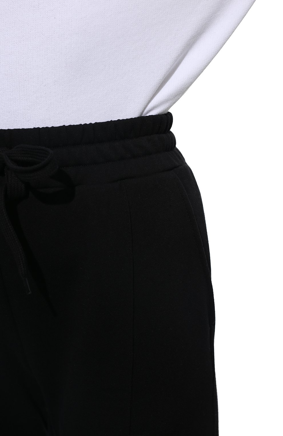Женские хлопковые брюки VALENTINO черного цвета, арт. XB3MD03S717 | Фото 5 (Силуэт Ж (брюки и джинсы): Широкие; Длина (брюки, джинсы): Стандартные; Женское Кросс-КТ: Брюки-одежда; Материал сплава: Проставлено; Материал внешний: Хлопок; Драгоценные камни: Проставлено; Стили: Кэжуэл)