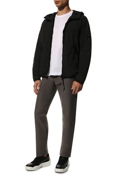 Мужская утепленная куртка C.P. COMPANY черного цвета, арт. 12CM0W099A-006124G | Фото 2 (Кросс-КТ: Куртка; Рукава: Длинные; Материал внешний: Синтетический материал; Мужское Кросс-КТ: утепленные куртки; Стили: Спорт-шик; Материал подклада: Синтетический материал; Длина (верхняя одежда): Короткие)