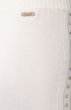 Женская юбка из вискозы LIU JO белого цвета, арт. TA3060 MS49I | Фото 5 (Региональные ограничения белый список (Axapta Mercury): Не проставлено; Кросс-КТ: Трикотаж; Женское Кросс-КТ: Юбка-одежда; Материал сплава: Проставлено; Длина Ж (юбки, платья, шорты): До колена; Материал внешний: Вискоза; Драгоценные камни: Проставлено; Стили: Минимализм)