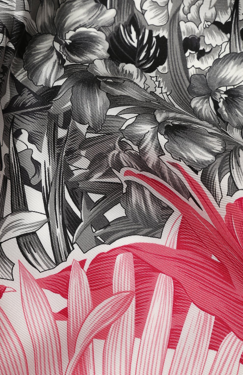 Женский шелковый платок SALVATORE FERRAGAMO розового цвета, арт. Z-0727015 | Фото 2 (Принт: С принтом; Материал: Текстиль, Шелк)