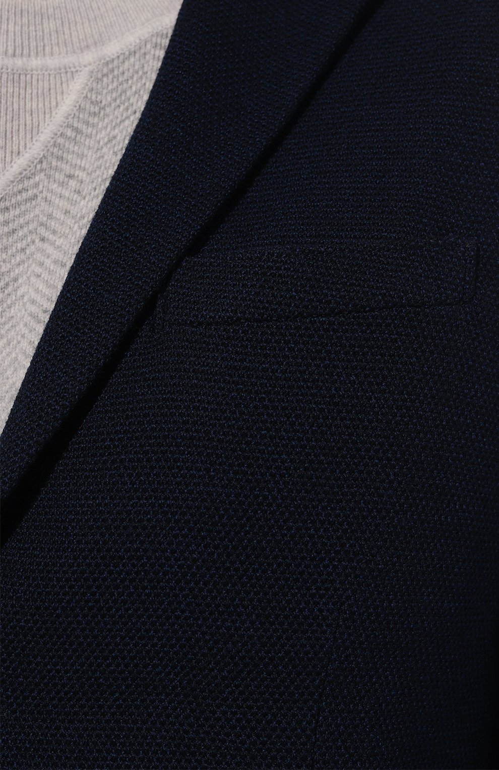 Мужской пиджак из шерсти и хлопка HARRIS WHARF LONDON темно-синего цвета, арт. C8Z22MGU | Фото 5 (Материал внешний: Шерсть, Хлопок; Рукава: Длинные; Случай: Повседневный; Длина (для топов): Стандартные; Материал сплава: Проставлено; 1-2-бортные: Однобортные; Драгоценные камни: Проставлено; Пиджаки М: Приталенный; Стили: Кэжуэл)