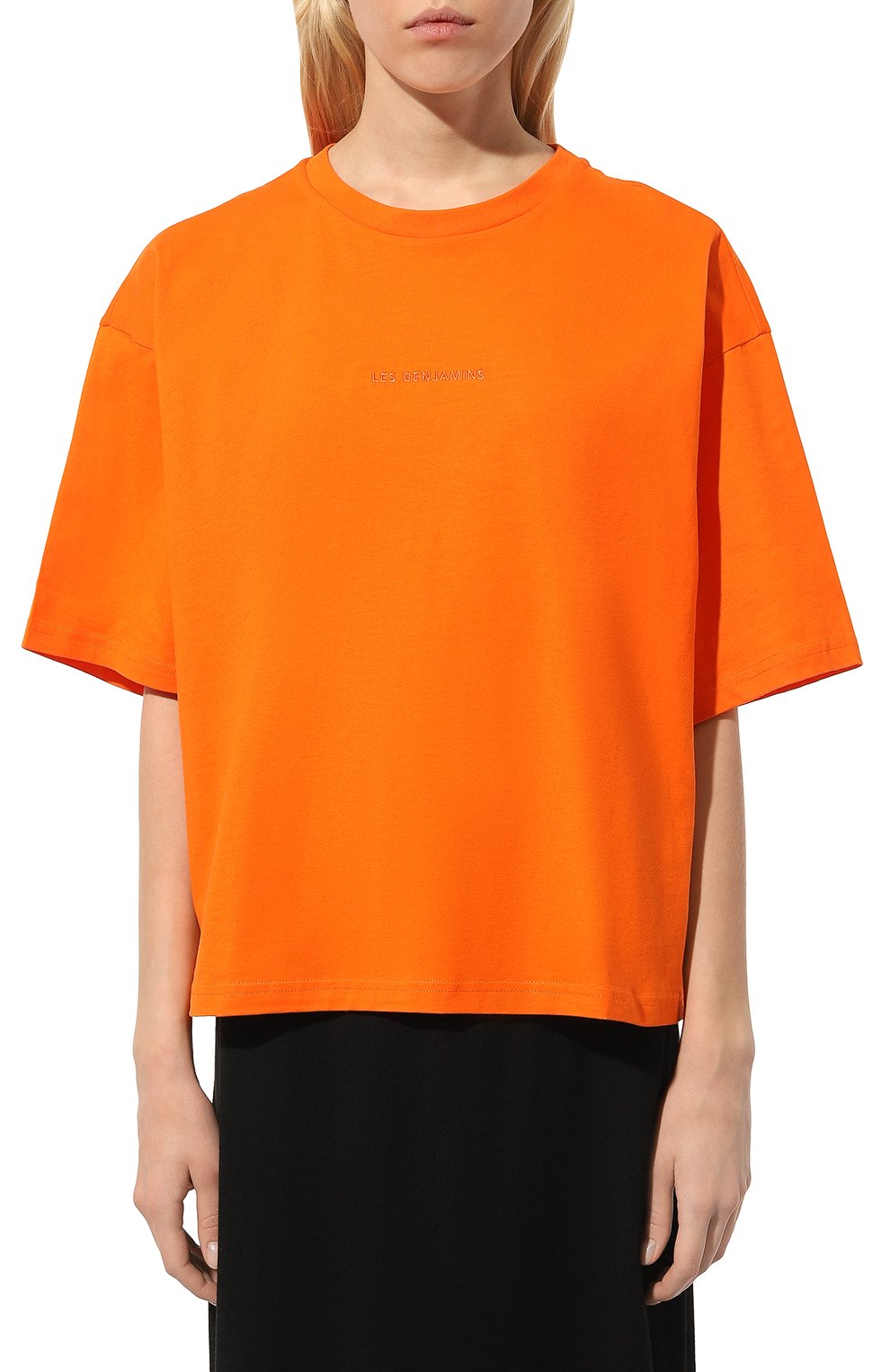 Женская хлопковая футболка LES BENJAMINS оранжевого цвета, арт. LB23SSESSFU0T-302 | Фото 3 (Принт: Без принта; Рукава: Короткие; Длина (для топов): Стандартные; Материал сплава: Проставлено; Материал внешний: Хлопок; Женское Кросс-КТ: Футболка-одежда; Драгоценные камни: Проставлено; Стили: Кэжуэл)