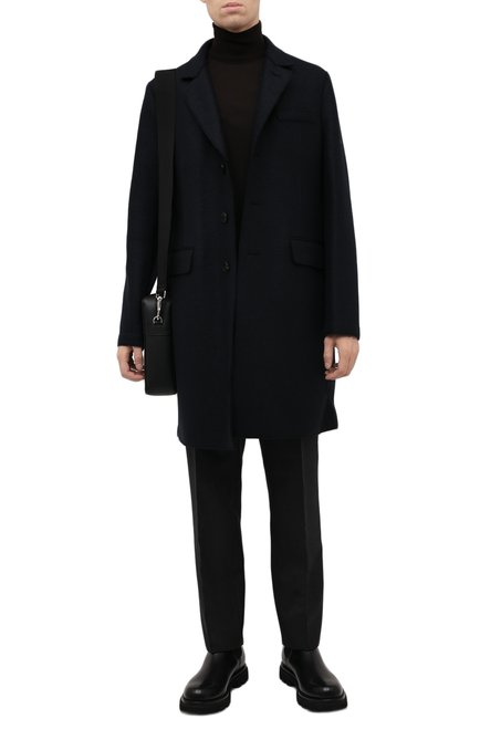Мужской шерстяное пальто HARRIS WHARF LONDON темно-синего цвета, арт. C9113MLK | Фото 2 (Материал внешний: Шерсть; Мужское Кросс-КТ: пальто-верхняя одежда; Стили: Классический; Длина (верхняя одежда): До середины бедра; Рукава: Длинные)
