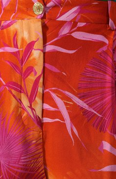 Женские шорты из вискозы VERSACE фуксия цвета, арт. A85704/A234700 | Фото 5 (Женское Кросс-КТ: Шорты-одежда; Длина Ж (юбки, платья, шорты): Мини; Материал сплава: Проставлено; Материал подклада: Синтетический материал; Материал внешний: Вискоза; Драгоценные камни: Проставлено; Статус проверки: Проверена категория)