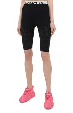 Женские шорты MONCLER черного цвета, арт. G1-093-8H744-10-899A6 | Фото 3 (Женское Кросс-КТ: Шорты-одежда, Шорты-спорт; Материал внешний: Синтетический материал; Стили: Спорт-шик; Длина Ж (юбки, платья, шорты): До колена)