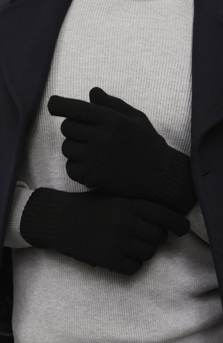 Мужские кашемировые перчатки MUST черного цвета, арт. 7103 80 | Фото 2 (Нос: Не проставлено; Материал: Шерсть, Текстиль, Кашемир; Материал сплава: Проставлено; Кросс-КТ: Трикотаж)