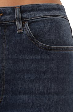 Женские джинсы 3X1 синего цвета, арт. 31-W42B12-DS1093/MIDLAND | Фото 5 (Длина (брюки, джинсы): Удлиненные; Кросс-КТ: Деним; Материал сплава: Проставлено; Нос: Не проставлено; Материал внешний: Хлопок, Деним; Драгоценные камни: Проставлено; Силуэт Ж (брюки и джинсы): Узкие; Стили: Кэжуэл)