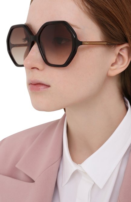 Женские солнцезащитные очки CHLOÉ коричневого цвета, арт. CH0008S | Фото 2 (Тип очков: С/з; Очки форма: Бабочка)