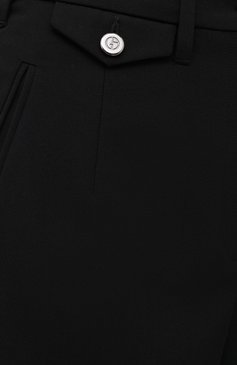 Женские брюки GIORGIO ARMANI черного цвета, арт. 0WHPP0DH/T01V0 | Фото 6 (Материал внешний: Шерсть, Синтетический материал; Женское Кросс-КТ: Брюки-одежда; Силуэт Ж (брюки и джинсы): Прямые; Материал сплава: Проставлено; Драгоценные камни: Проставлено; Длина (брюки, джинсы): Укороченные; Стили: Кэжуэл)