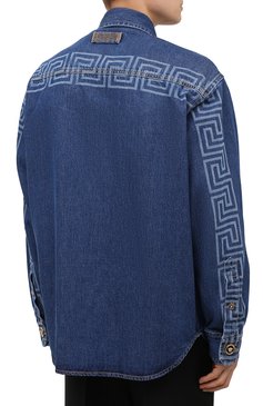 Мужская джинсовая куртка VERSACE синего цвета, арт. A89315/1A00592 | Фото 4 (Кросс-КТ: Курт ка, Деним; Рукава: Длинные; Длина (верхняя одежда): До середины бедра; Материал внешний: Хлопок, Деним; Стили: Кэжуэл)