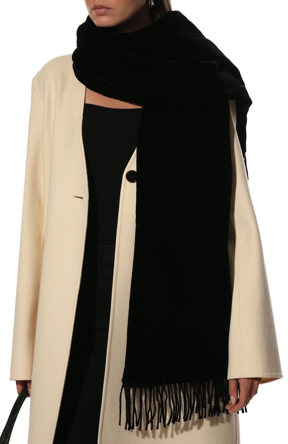 Женская шаль из кашемира и шерсти GIORGIO ARMANI черного цвета, арт. 795207/2F110 | Фото 2 (Материал: Текстиль, Кашемир, Шерсть)