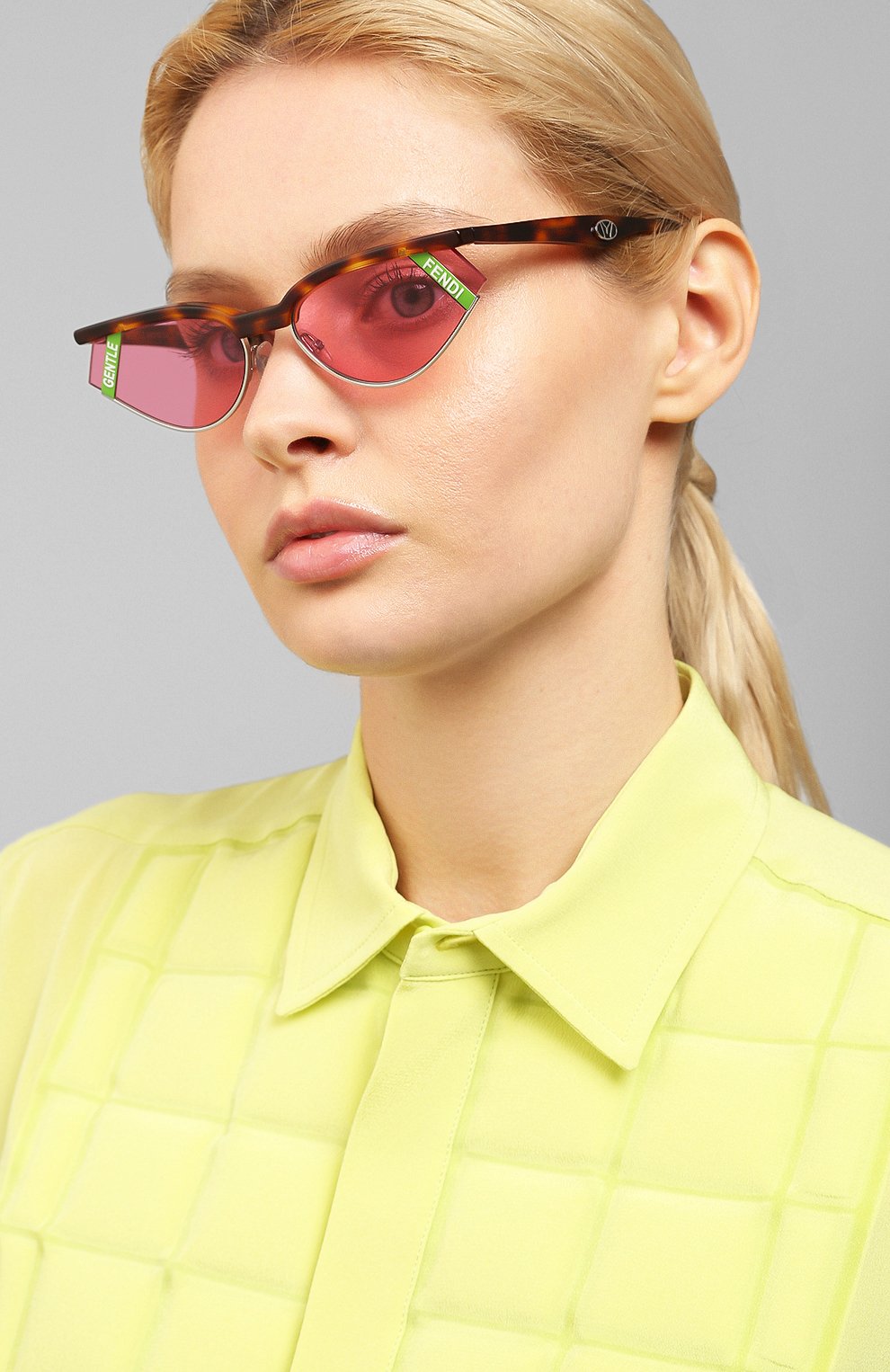 Женские розовые солнцезащитные очки FENDI купить в интернет-магазине ...