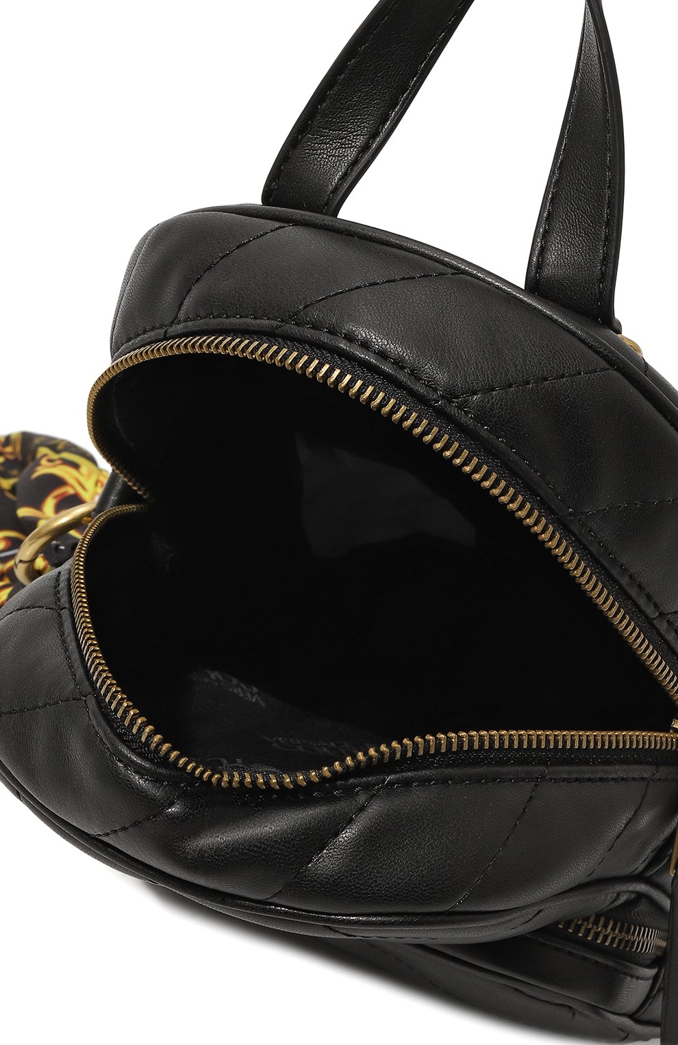 Женский рюкзак VERSACE JEANS COUTURE черного цвета, арт. 74VA4BAG/ZS409 | Фото 5 (Материал сплава: Проставлено; Размер: mini; Ремень/цепочка: На ремешке; Драгоценные камни: Проставлено; Стили: Кэжуэл)