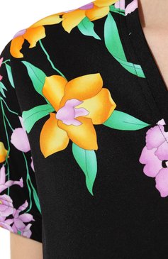 Женская футболка LEONARD PARIS разноцветного цвета, арт. GAVINA/MYK0N0S/JUNGLE | Фото 5 (Рукава: Короткие; Материал внешний: Синтетический материал; Длина (для топов): Стандартные; Принт: С принтом; Материал сплава: Проставлено; Женское Кросс-КТ: Футболка-одежда; Драгоценные камни: Проставлено; Стили: Романтичный)