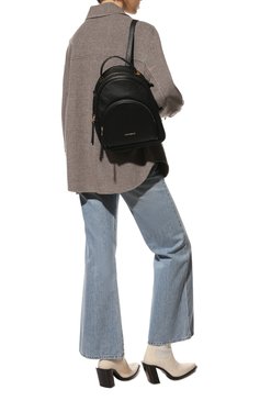 Женский рюкзак lea small COCCINELLE черного цвета, арт. E1 L60 14 01 01 | Фото 3 (Материал: Натуральная кожа; Размер: mini; Стили: Кэжуэл)