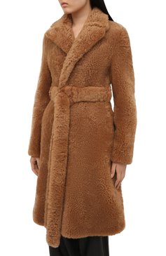 Женская шуба из овчины BOTTEGA VENETA светло-коричневого цвета, арт. 647665/VKV70 | Фото 3 (Женское Кросс-КТ: Мех; Рукава: Длинные; Материал внешний: Натуральный мех; Длина (верхняя одежда): До колена; Региональные ограничения белый список (Axapta Mercury): RU; Стили: Романтичный)