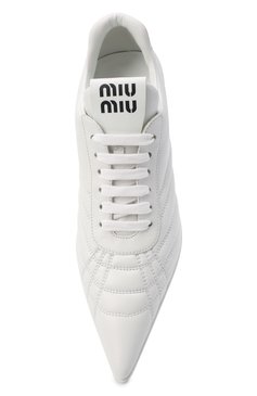 Женские кожаные туфли MIU MIU белого цвета, арт. 5E521D-3F1F-F0009-055 | Фото 6 (Каблук высота: Низкий; Подошва: Плоская; Каблук тип: Kitten heel)