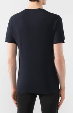 Мужская хлопковая футболка TRANSIT темно-синего цвета, арт. CFUTRK2371 | Фото 4 (Принт: Без принта; Рукава: Короткие; Длина (для топов): Стандартные; Материал внешний: Хлопок; Стили: Кэжуэл)
