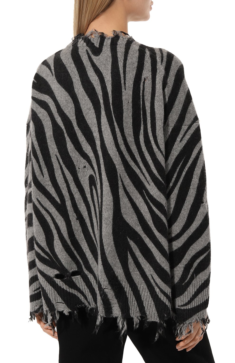 Женский кашемировый пуловер ADDICTED серого цвета, арт. MK214 | Фото 4 (Материал внешний: Шерсть, Кашемир; Рукава: Длинные; Длина (для топов): Стандартные; Стили: Гранж; Женское Кросс-КТ: Пуловер-одежда)