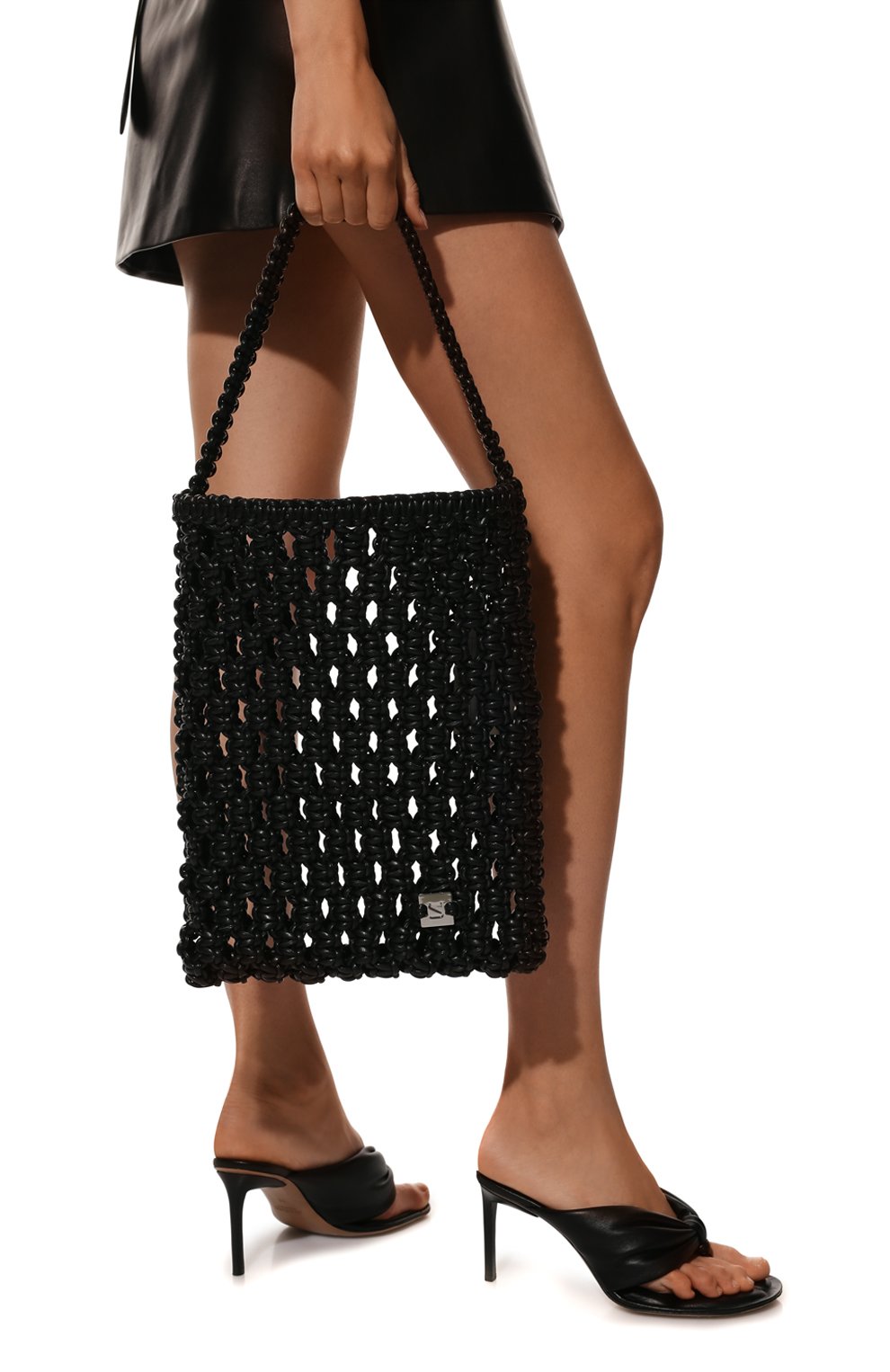 Женский сумка-тоут woven YUZEFI черного цвета, арт. YUZC0-HB-WT-01 | Фото 2 (Сумки-технические: Сумки-шопперы; Размер: medium; Материал: Текстиль, Экокожа)